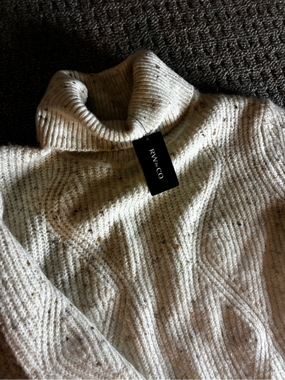 RW&CO. Cream Speckled Cable Turtleneck Sweater
